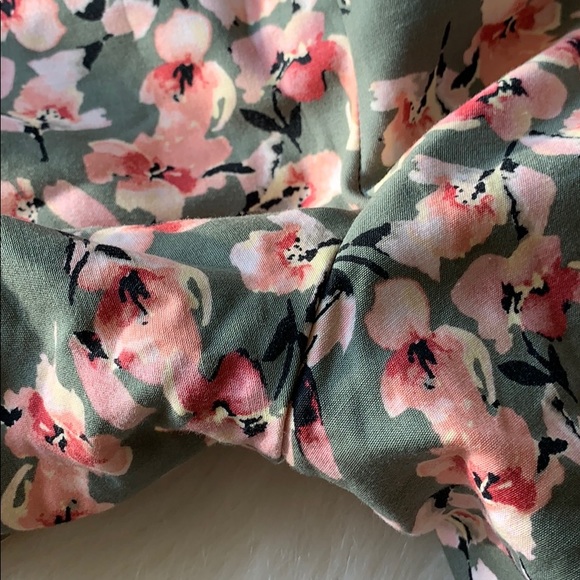 White House Black Market | floral the 5” short - Picture 8 of 13